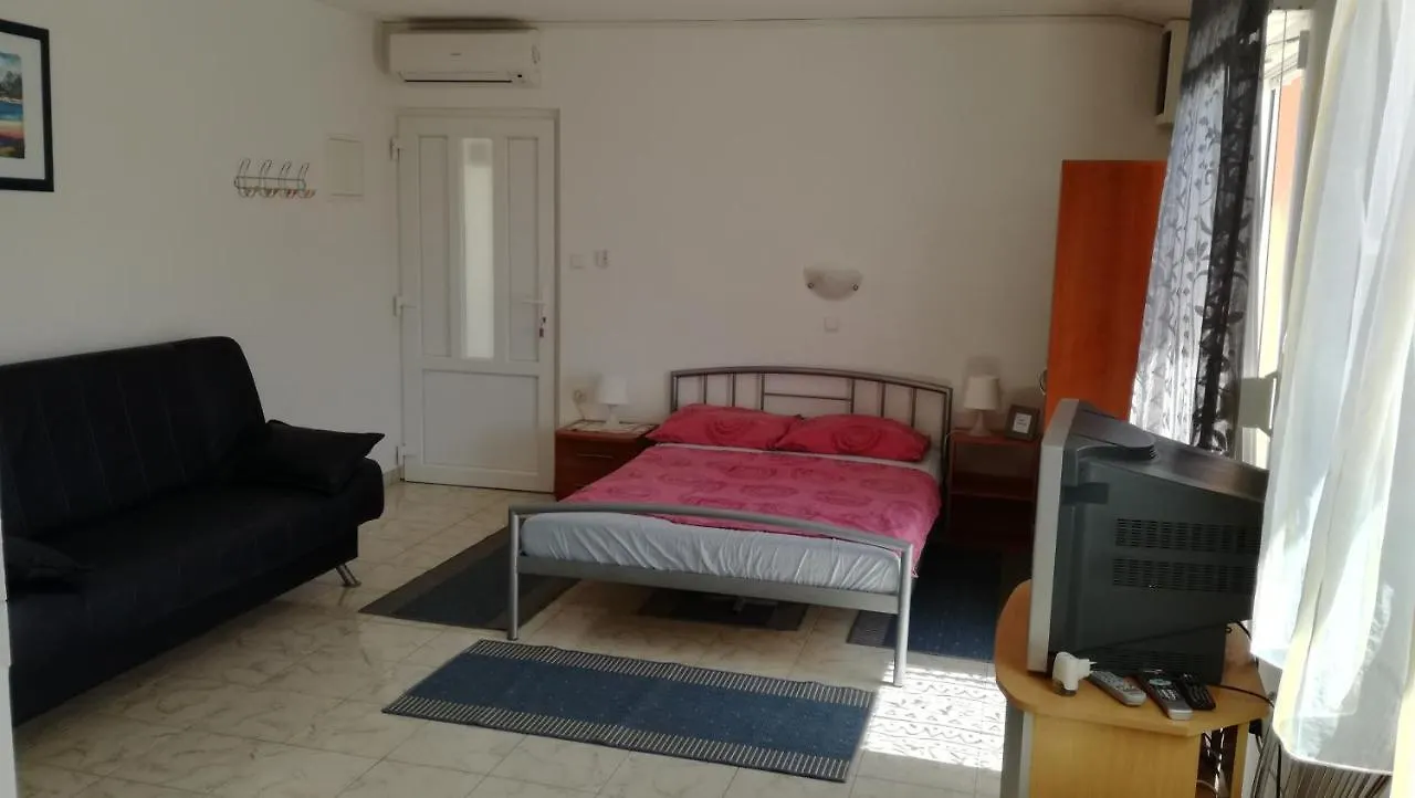 Apartments With A Parking Space Barbat, Rab - 11472 Barbat na Rabu